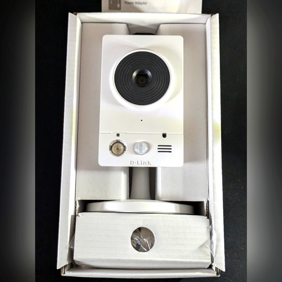D-Link White Security Camera New In Box - Picture 1 of 10